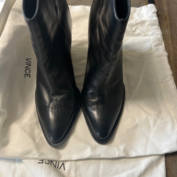 Vince “Erving” block heel bootie - Picture 3 of 7